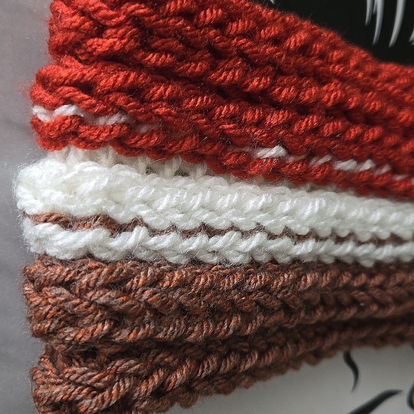 Handmade Knit Turban Headband - Picture 5 of 5